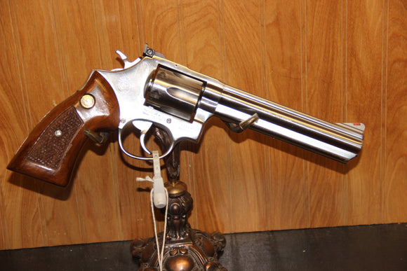 TAURUS MODEL 66-9 .357 MAG