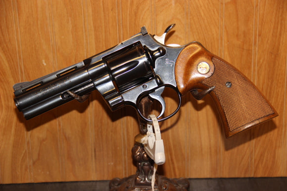 COLT PYTHON .357 BLUE/WOOD