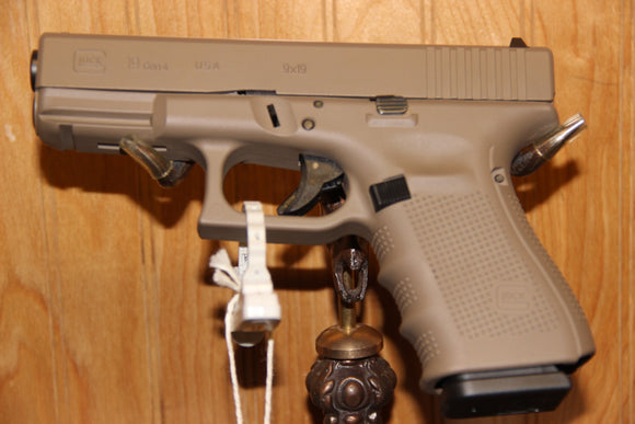 GLOCK G19 GEN4 IN FDE